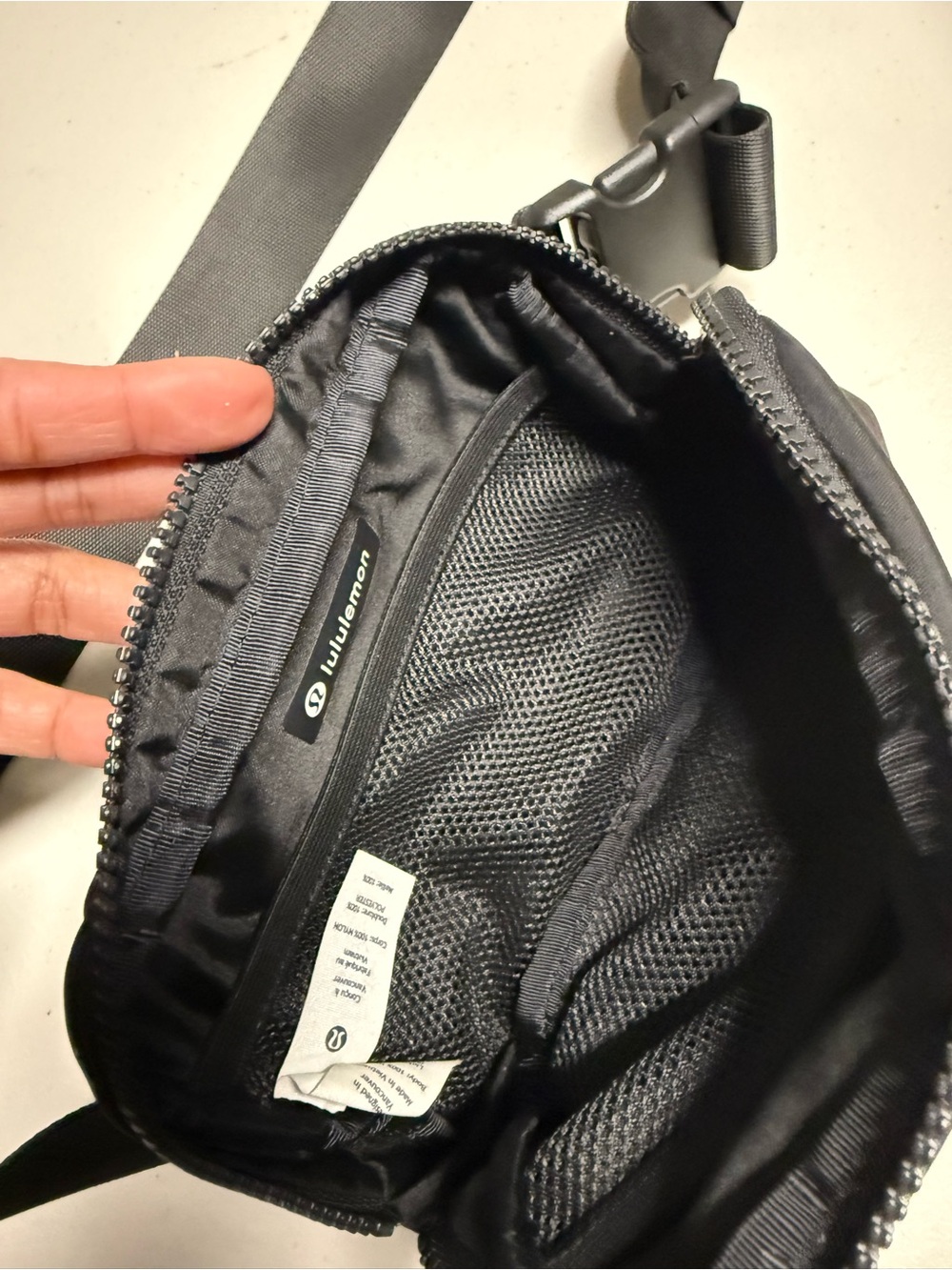 lululemon athletica Black Women's Belt Bag - Picture 3 of 4